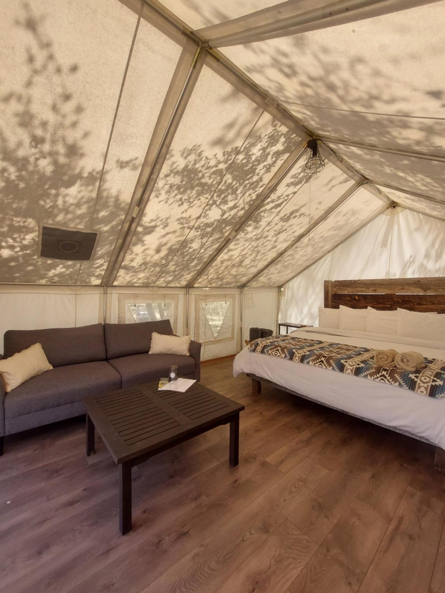 Gateway Glamping Hotel Luaran gambar